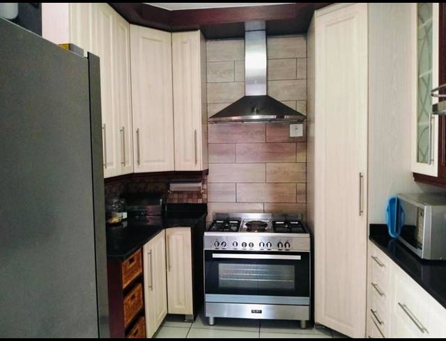 4 BEDROOM PROPERTY TO RENT IN MAHWELERENG